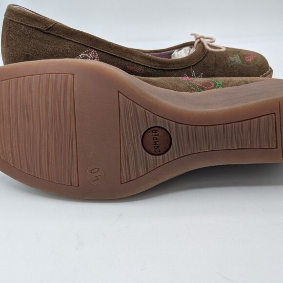 Camper "Twins" Brown Suede Embroidered Closed Toe Wedges - Picture 2 of 13